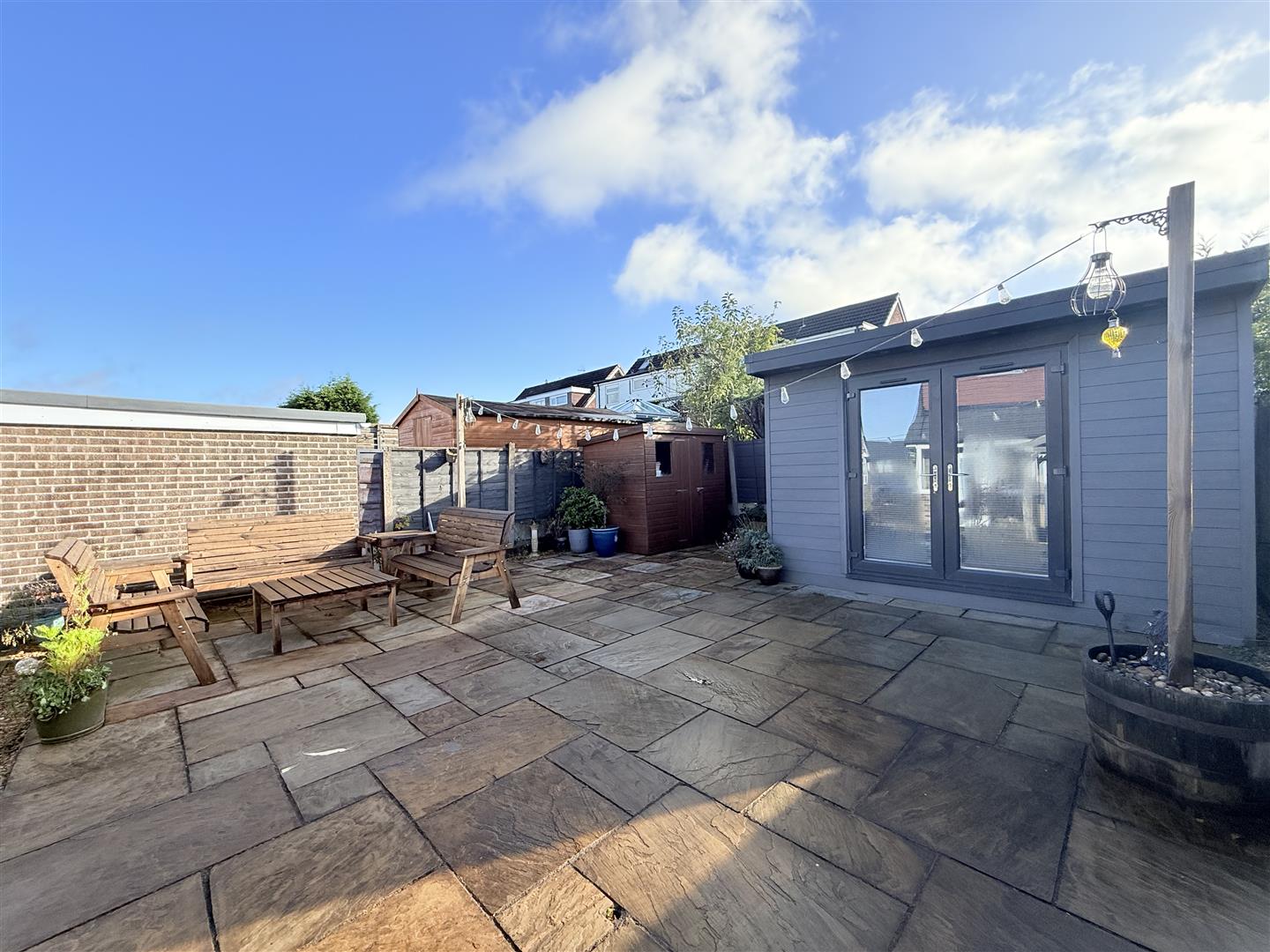 3 bed house - semi-detached in Macauley Close, Dukinfield – photo 4